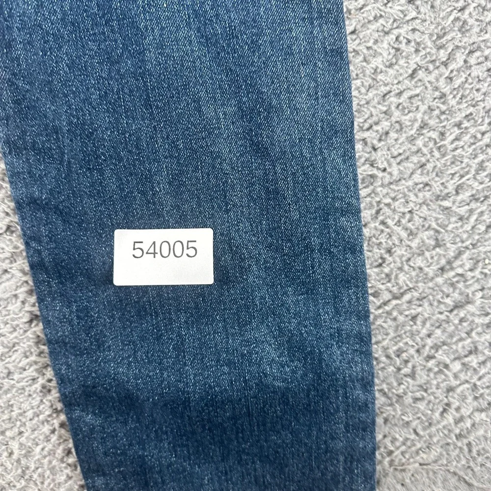 Levis before purchasing