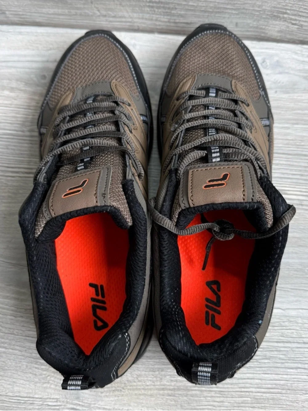 New Fila Men’s midland trail shoes Brown comfortable Trail Sneakers size13