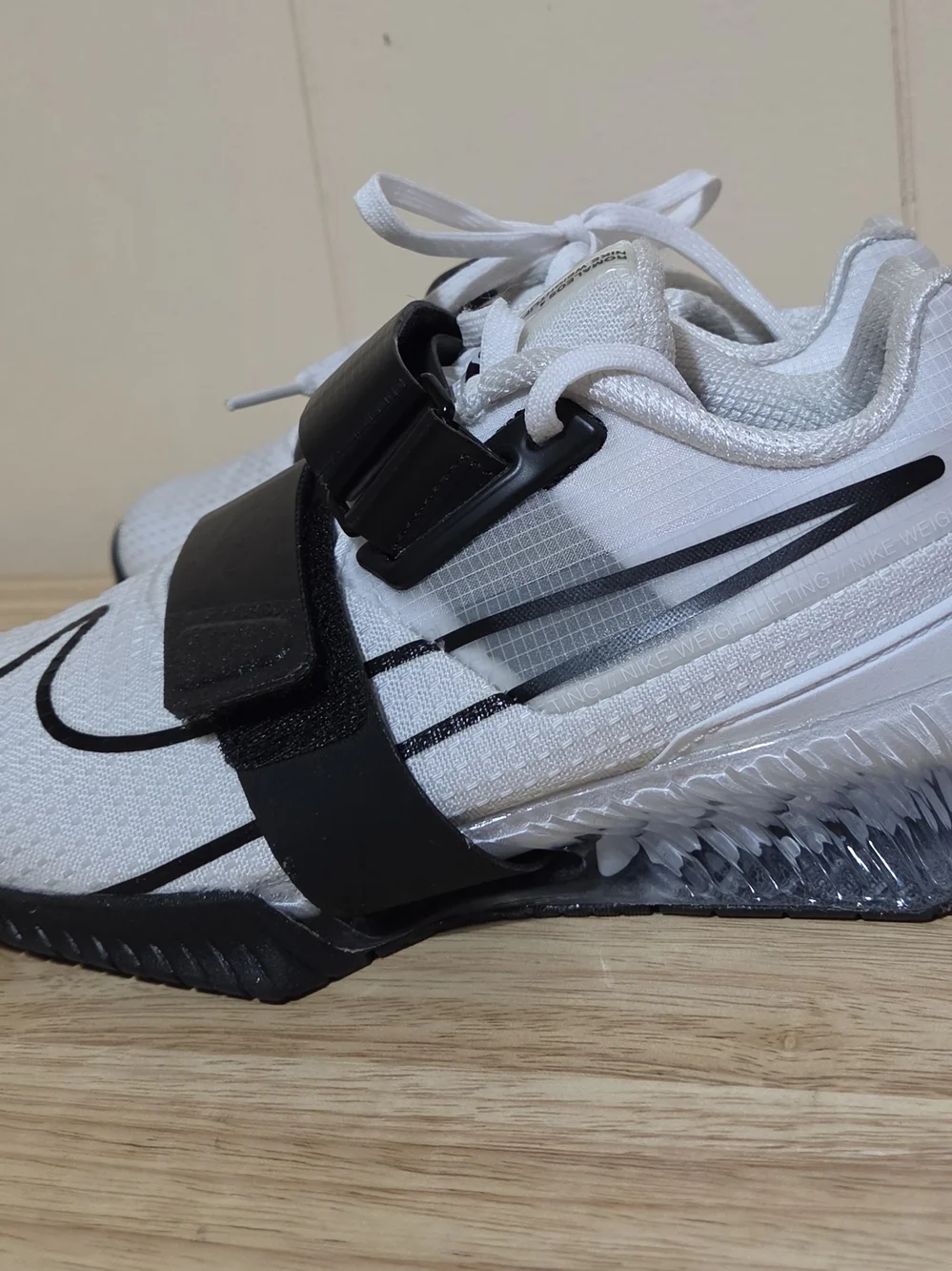 Nike lightweight white