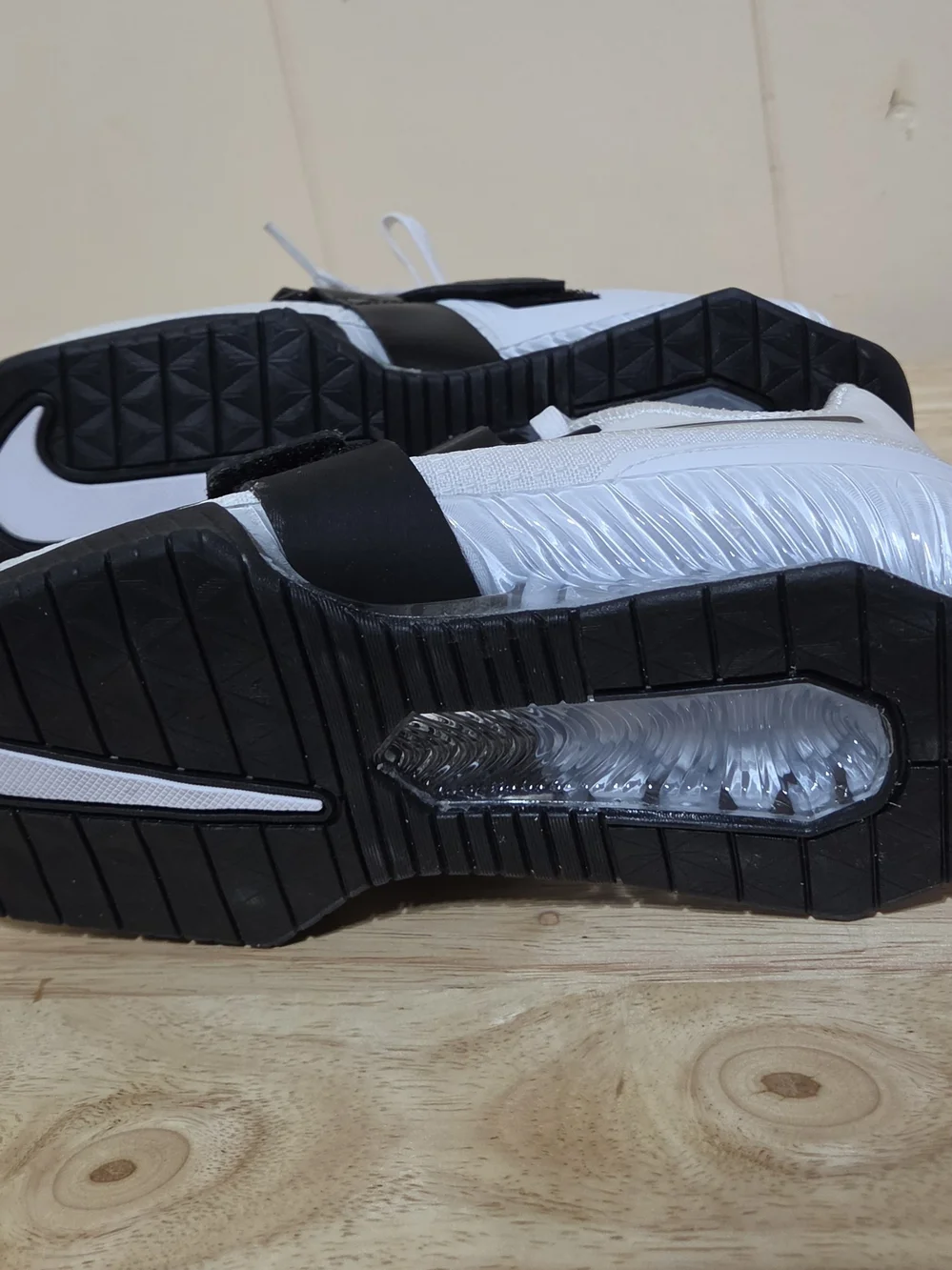 Nike lightweight white