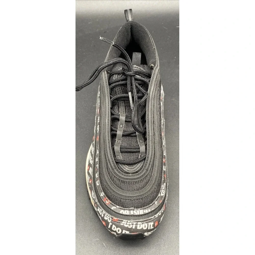 Nike product pair