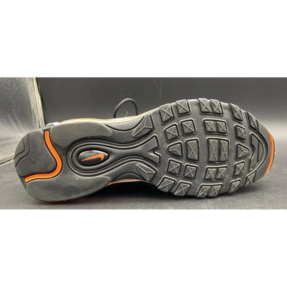 Nike product pair