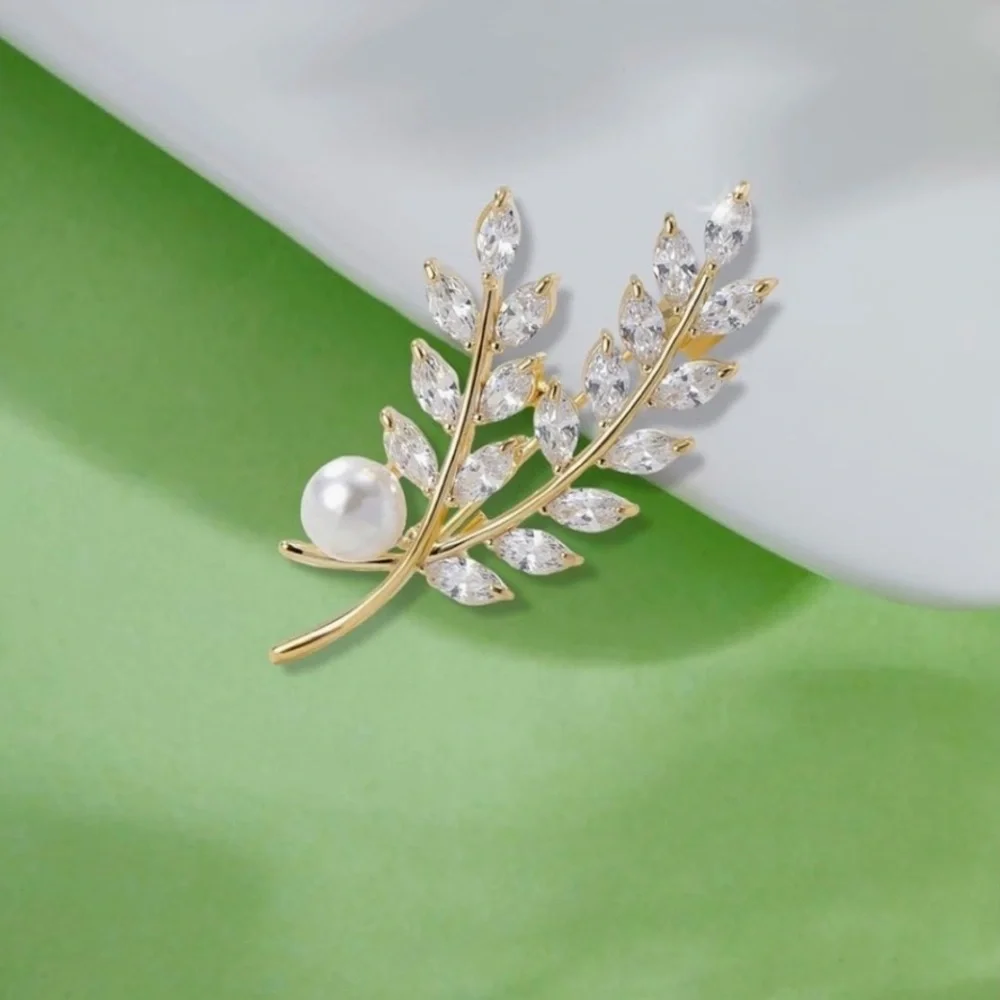 Rhinestone Crystal Pearl Flower Leaf Brooch • Work • All Seasons • Gift