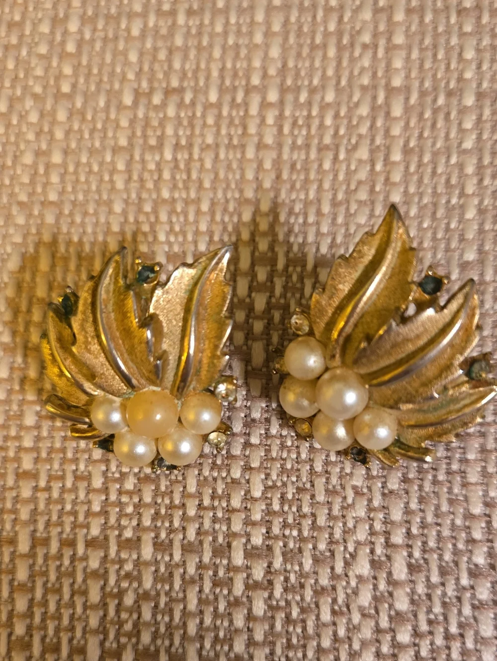 Crown Trifari or add vintage