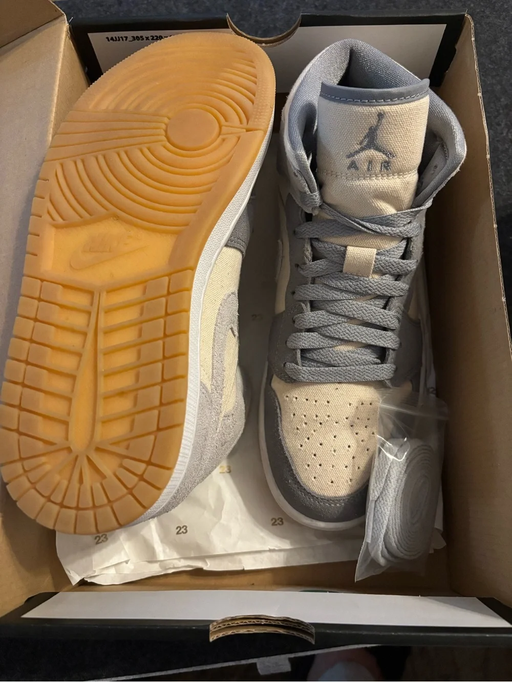 Air Jordan 1 Mid SE Men’s Sneakers in Particle Beige & Grey