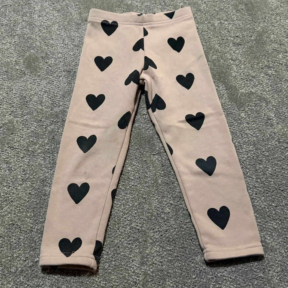 Carter’s 4T‎ girls sweatpants with hearts great condition