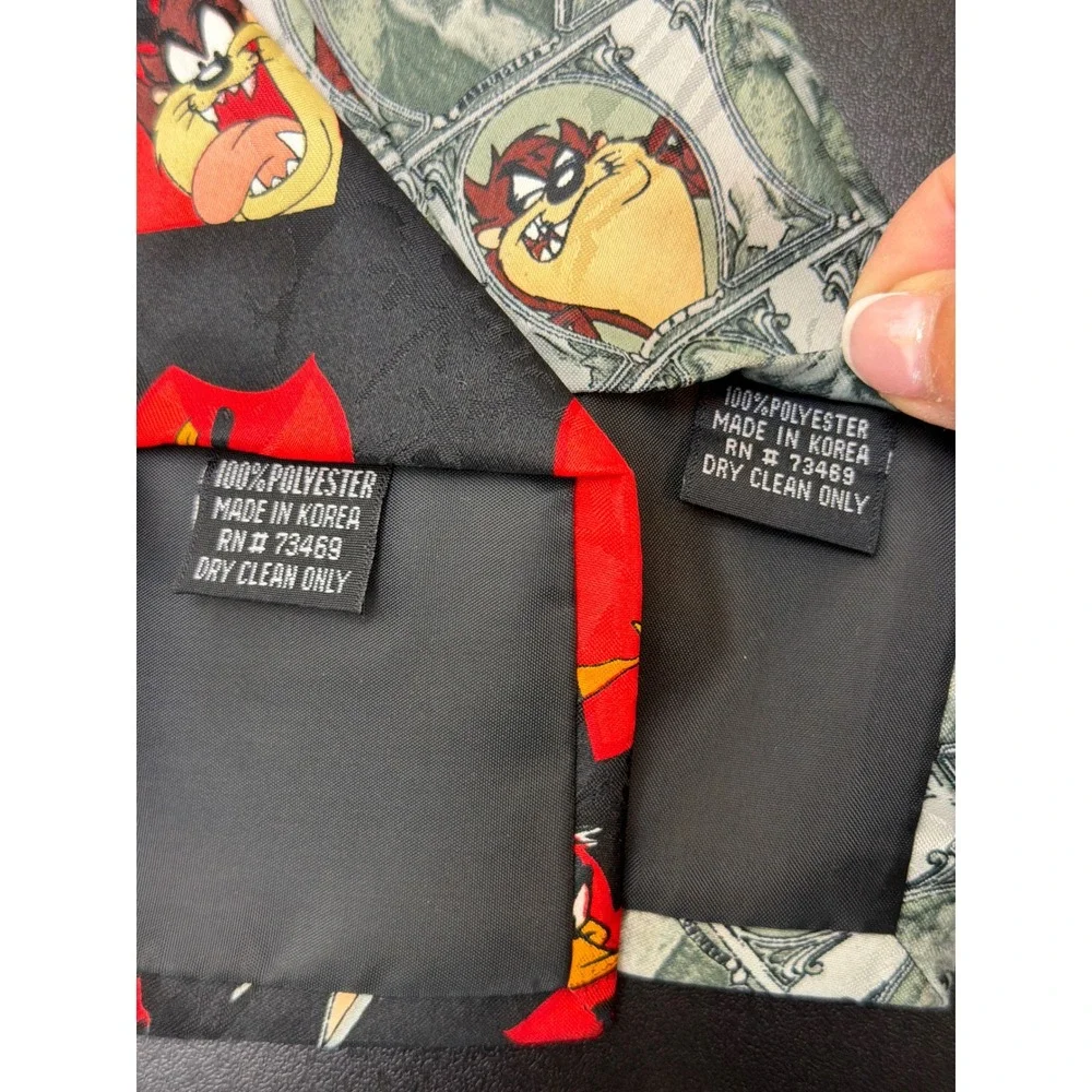 Vtg Warner Bros. looney Tunes Mens Ties Lot of 2 Bugs Bunny Taz Tweedy Daffy New