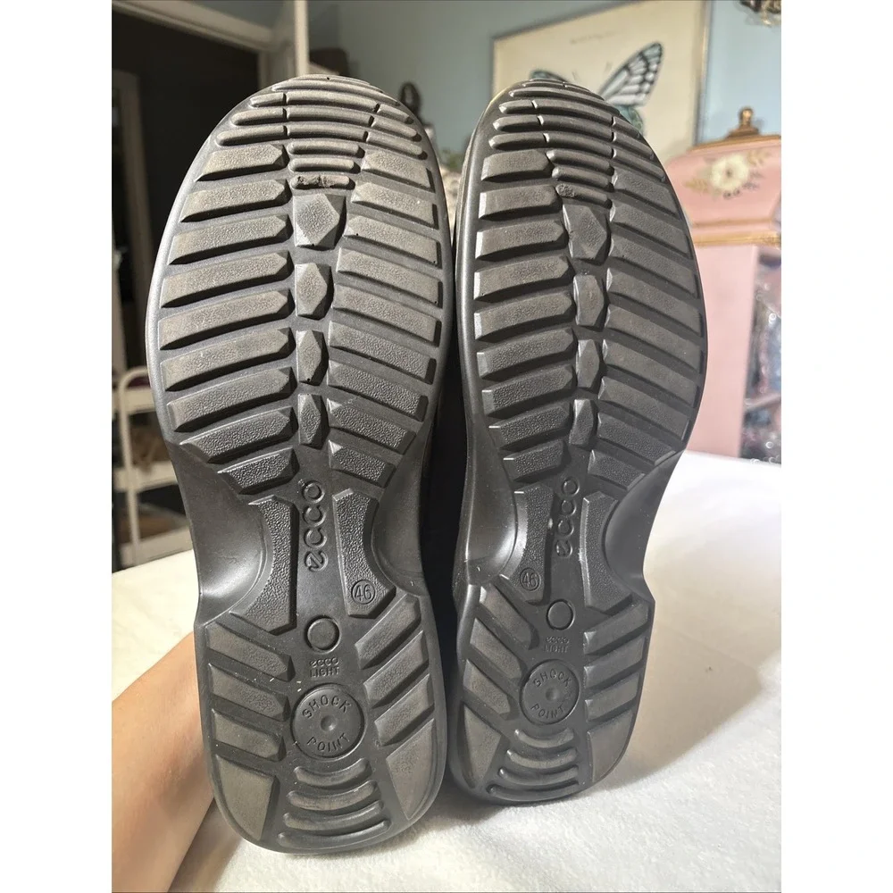 Ecco feature cushioned these