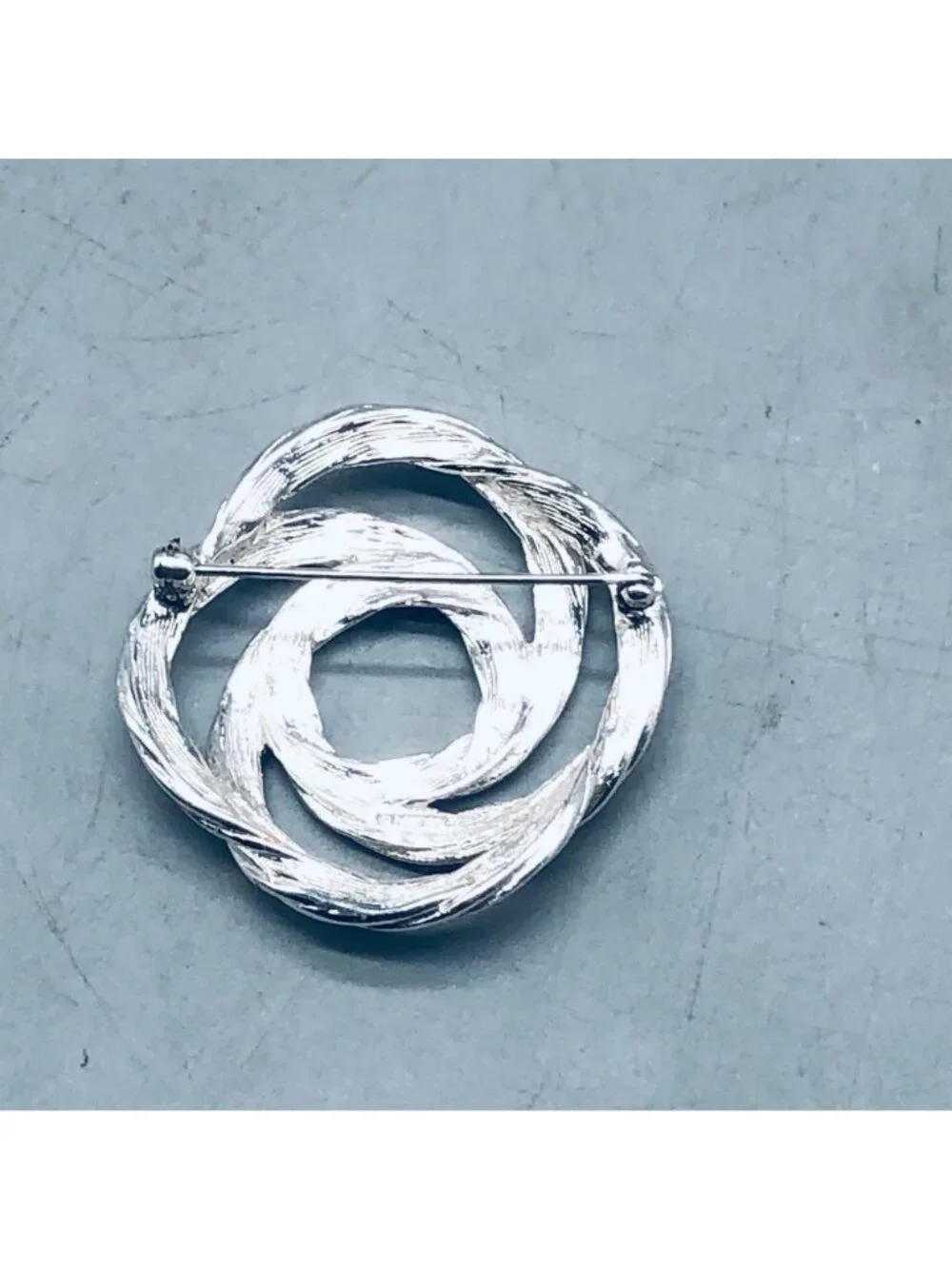 brooch pin costume jewelry silver color floral shape 1.5