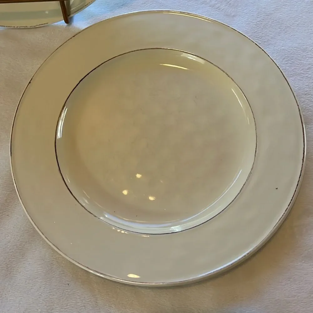 Pier 1 good used