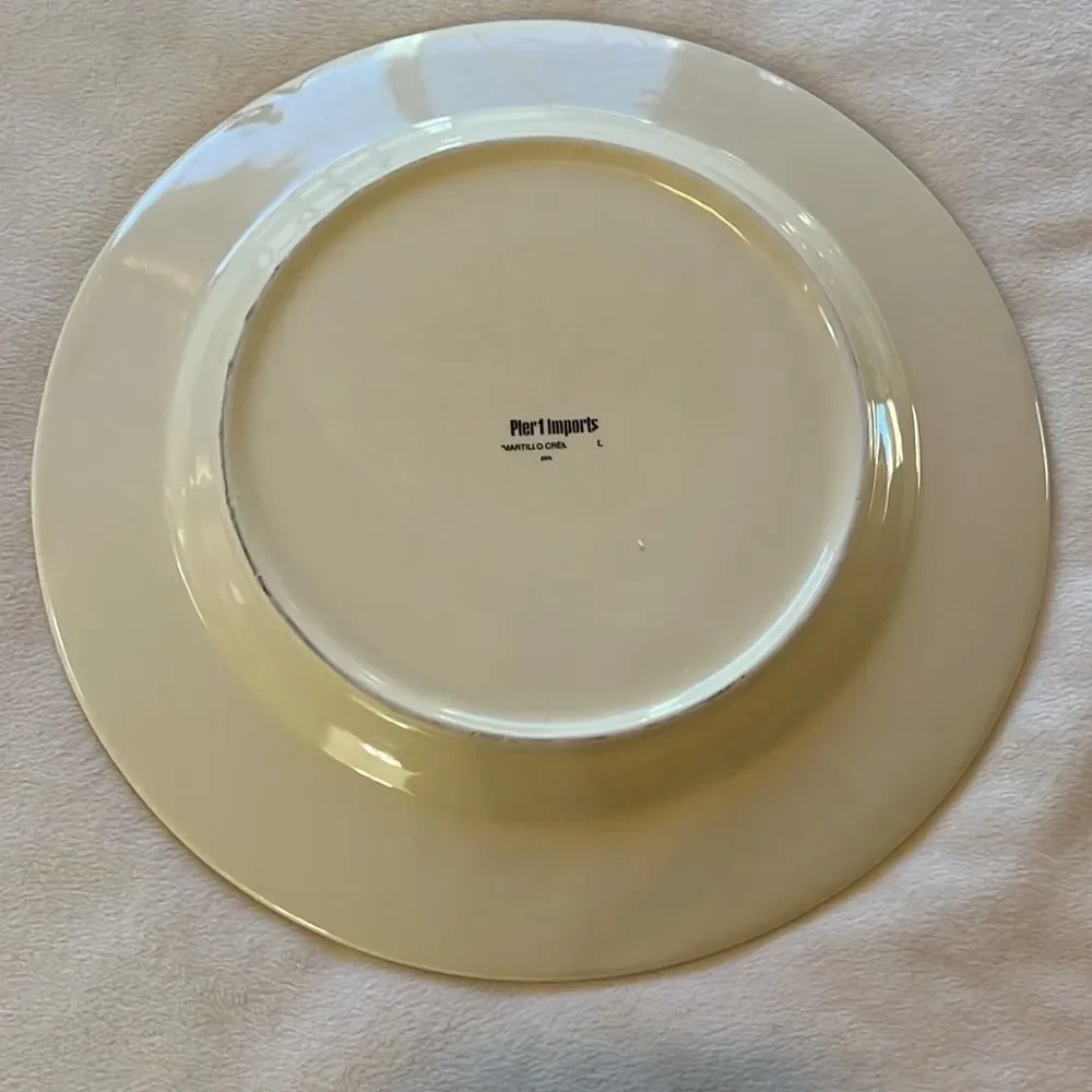 Pier 1 good used