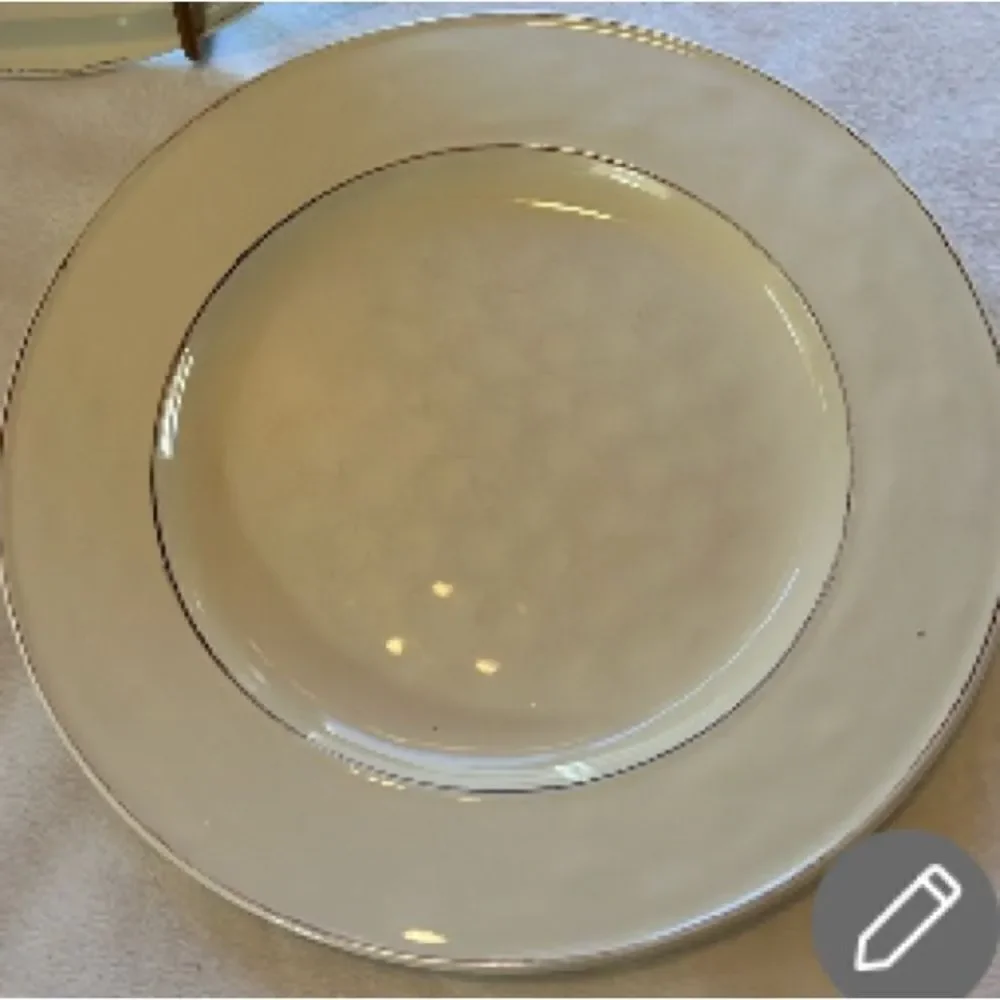 Pier 1 good used