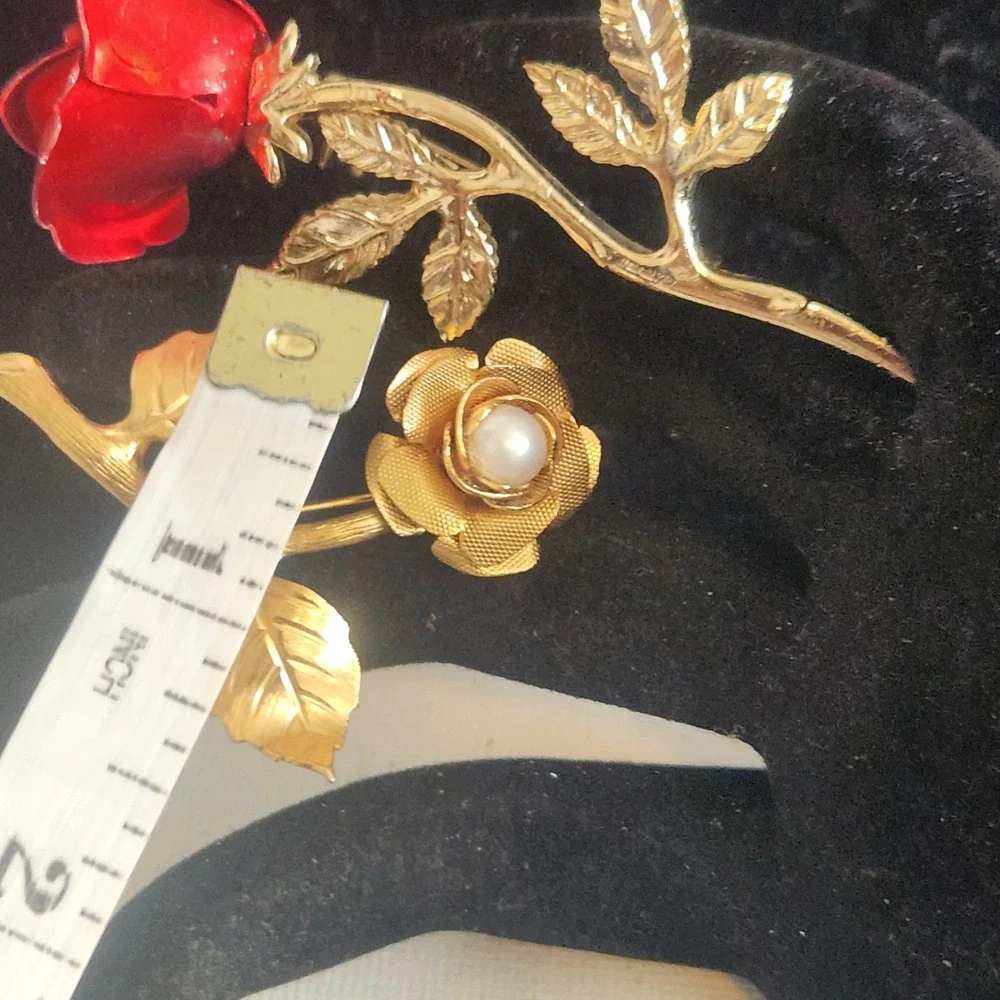 Vintage Rose Brooch lot Red Enamel Gold Tone‎ Faux Pearl Floral Pins 2pc