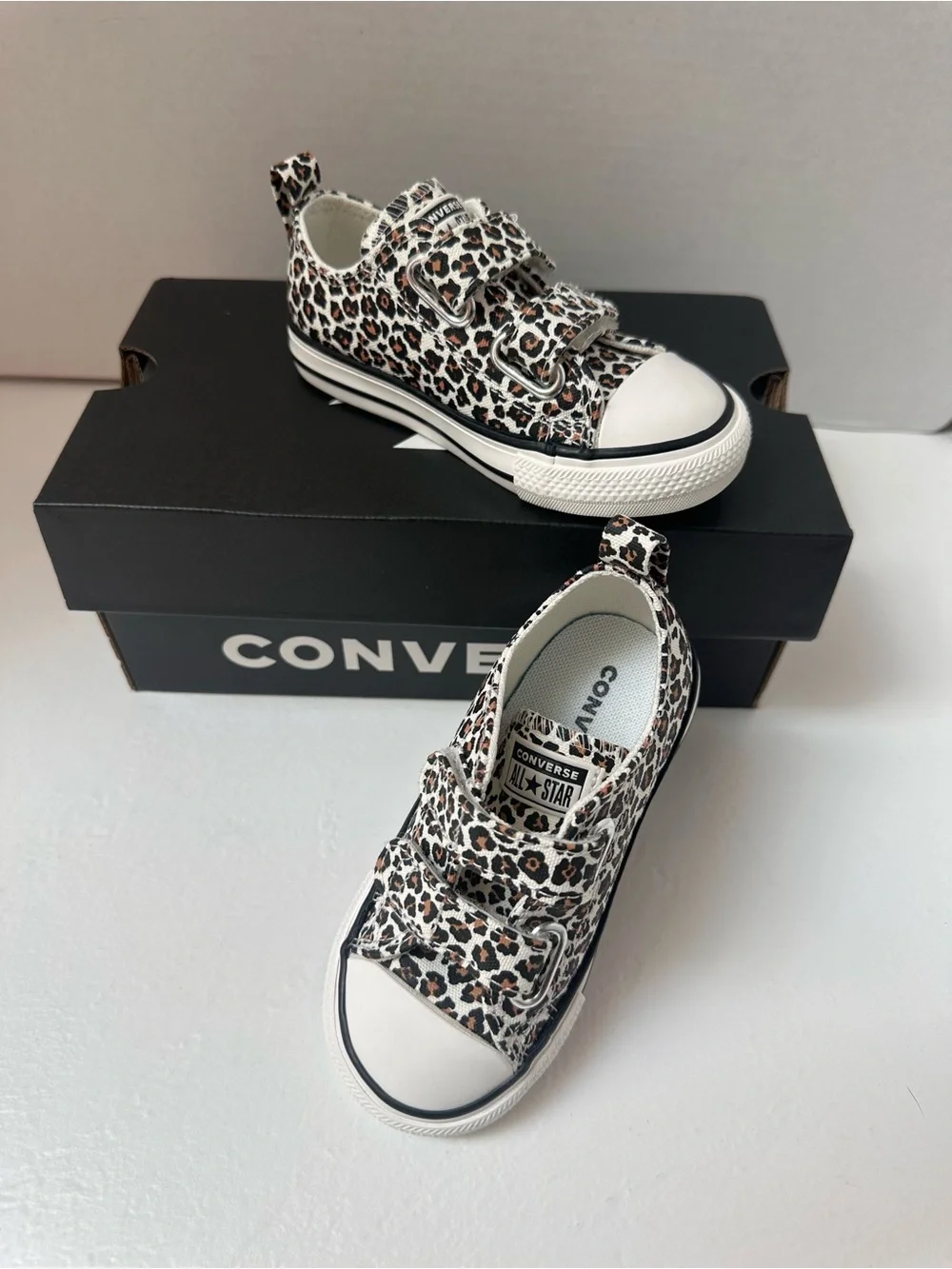 Girl’s Converse Leopard Print Sneakers