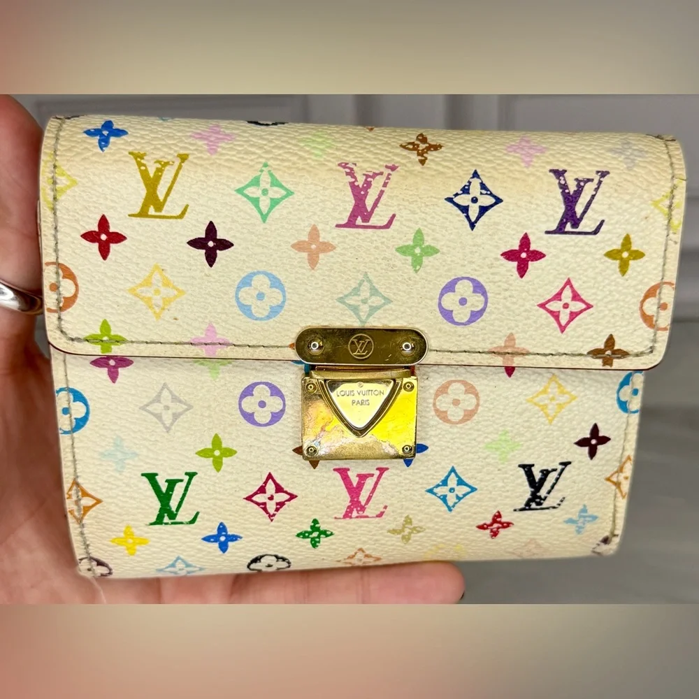 Louis Vuitton tone monogram