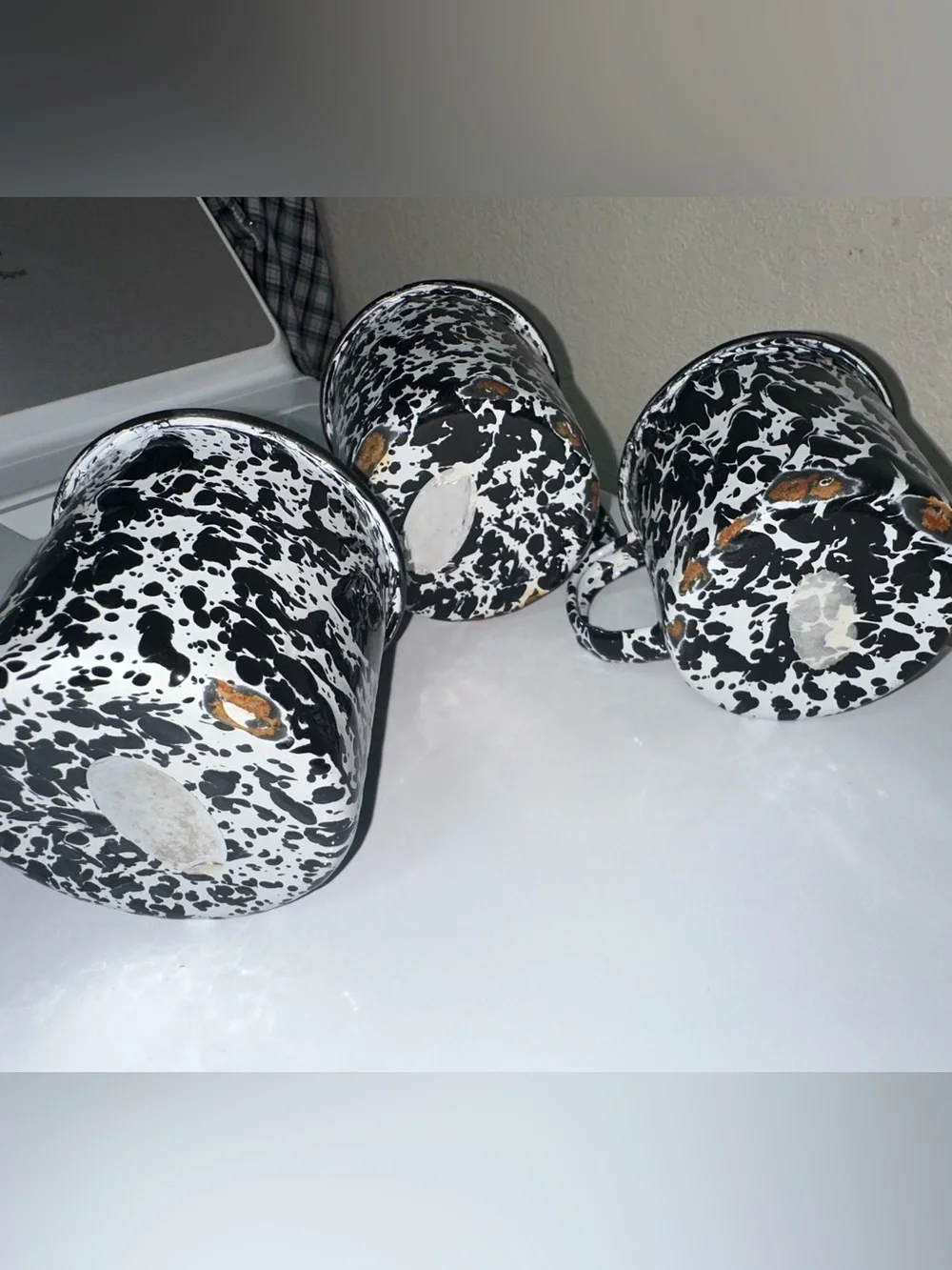 Unbranded lot graniteware