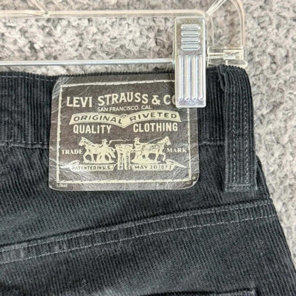 Levis excellent used