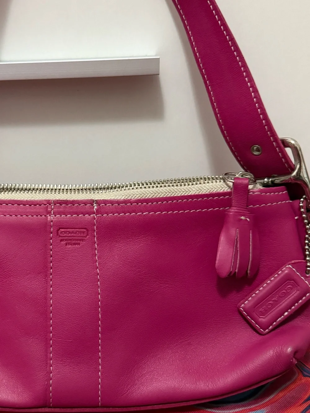 Vintage Y2K Coach Hamptons Soho Hot Pink Leather Demi Baguette Shoulder Bag 🩷