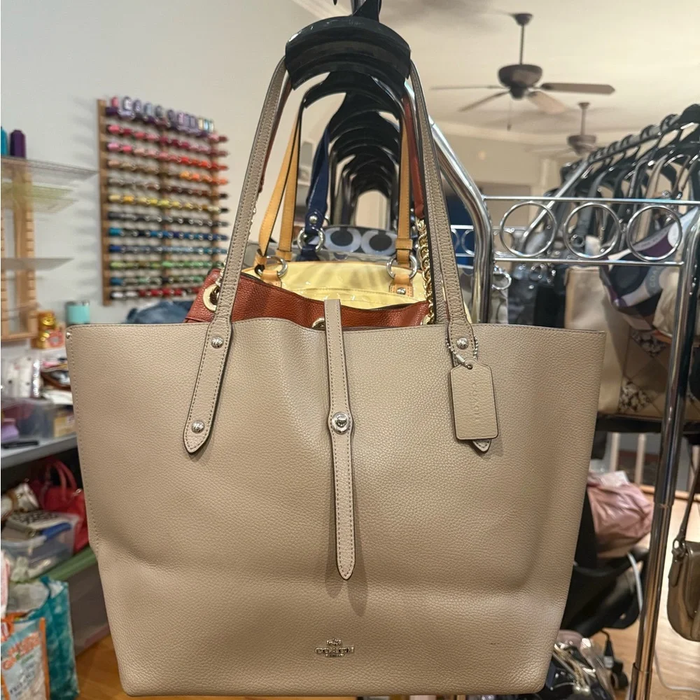 Coach Taupe Leather‎ Tote Bag
