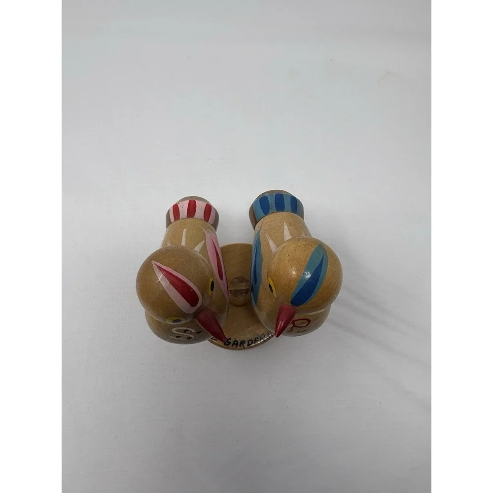The Unbranded Brand vintage hand