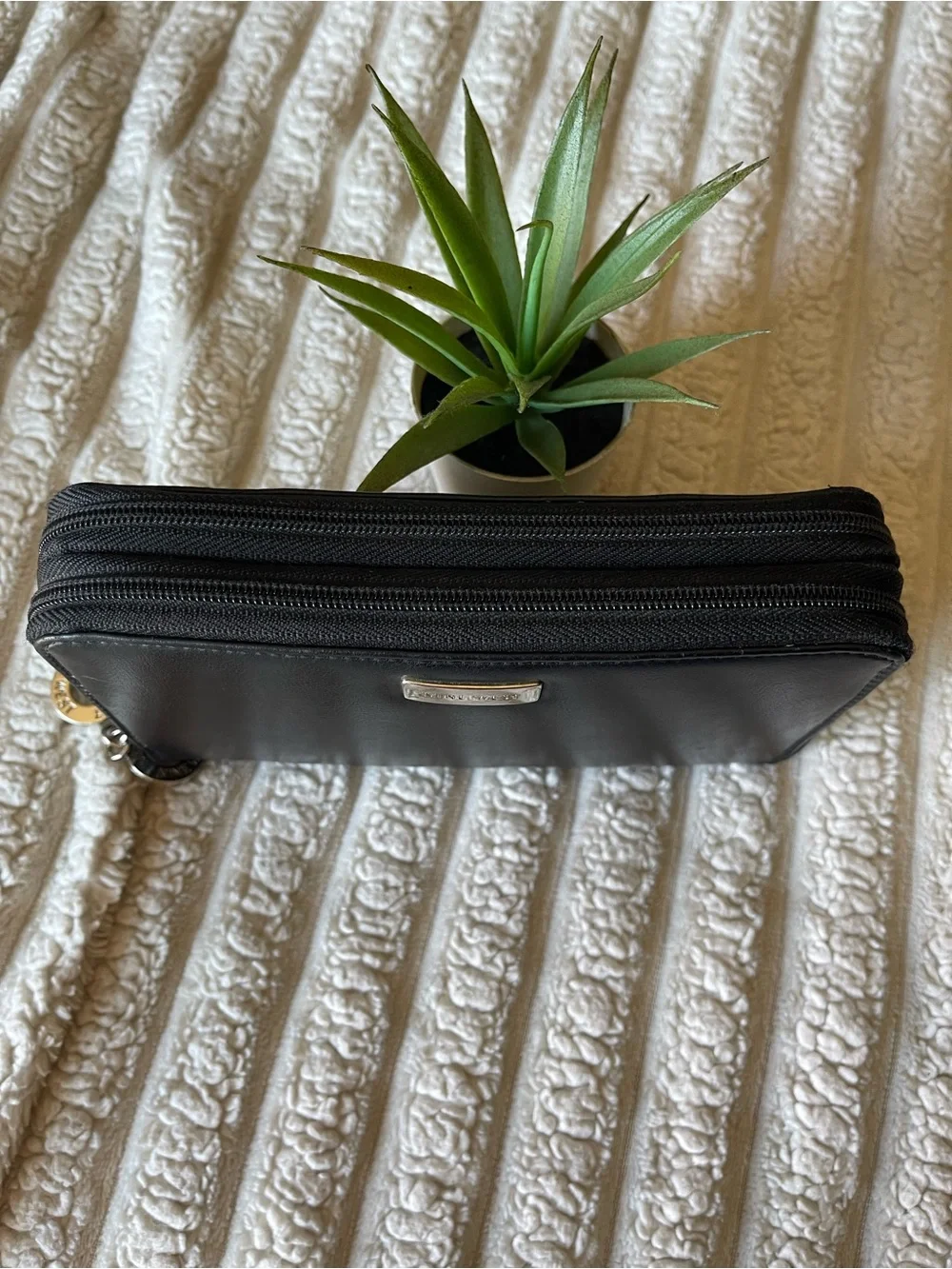 Nine West classic black