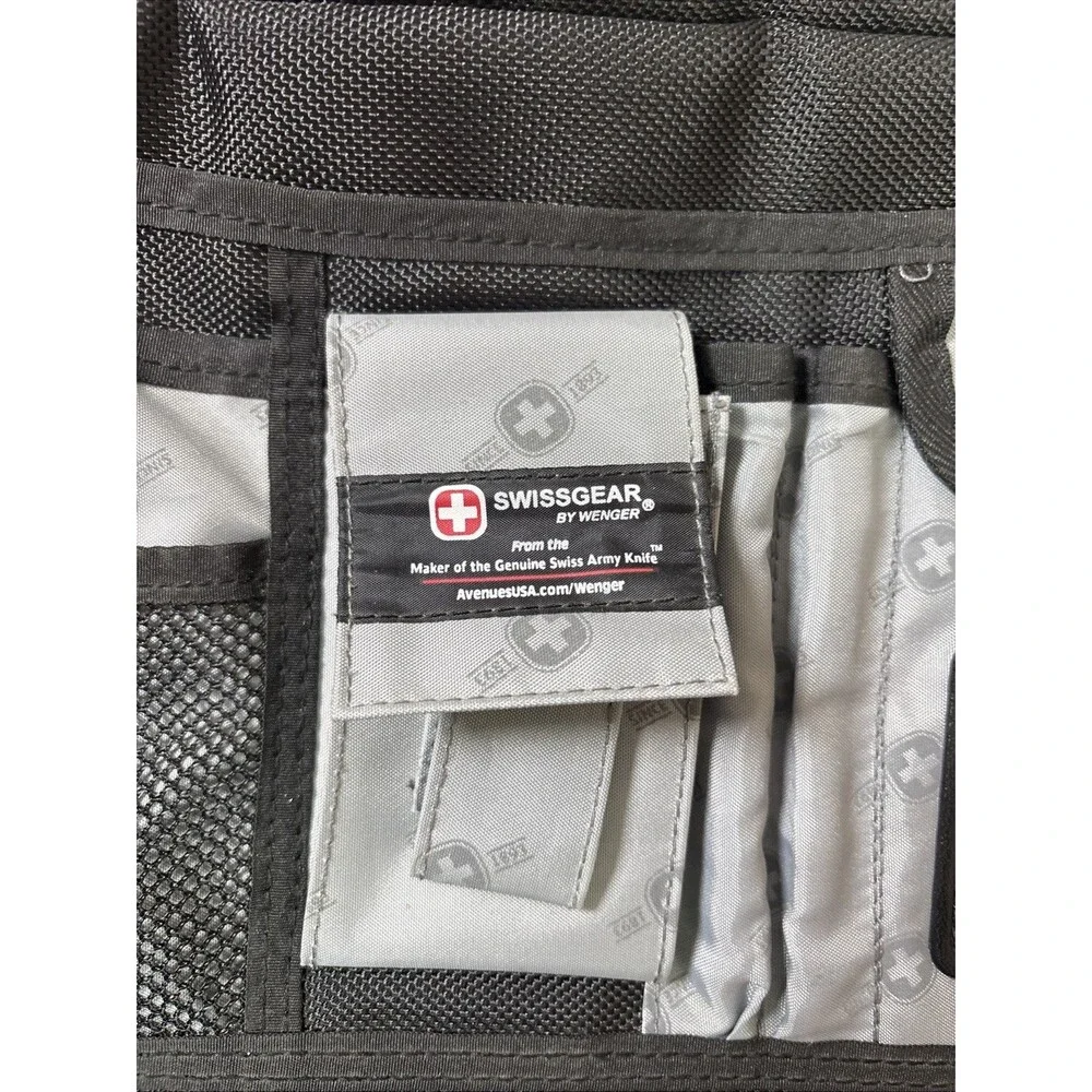 SwissGear Large Laptop Bag & Messenger 17x15x5 in With 14 Pockets. Used & Good.