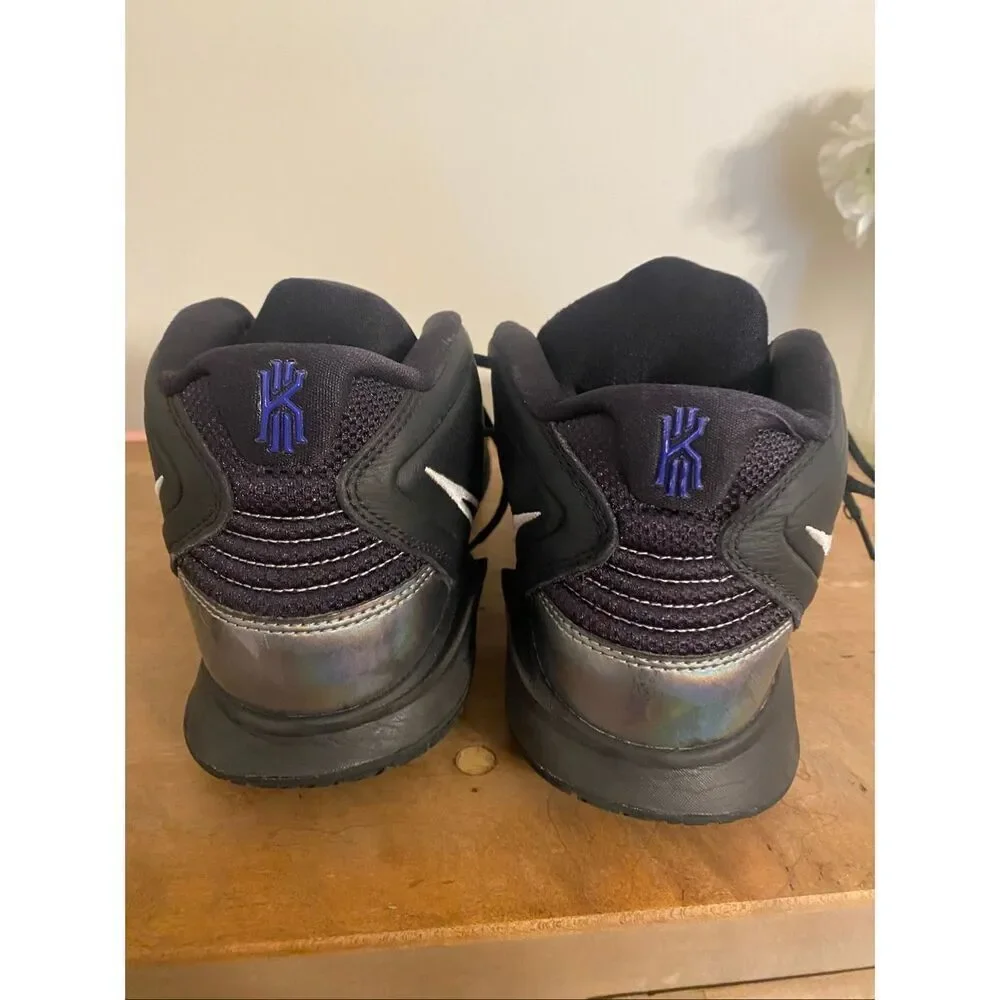 Nike shoes sneakers