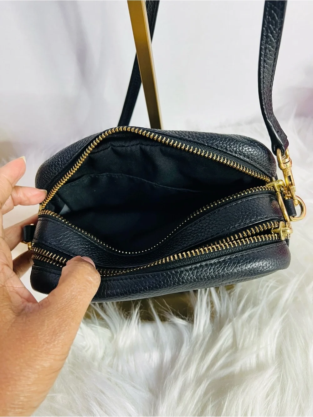 Tory Burch compact pebbled