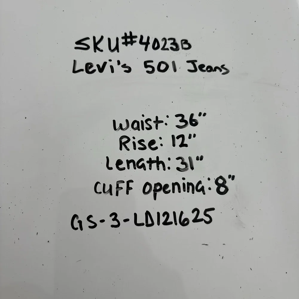 Levis all straight