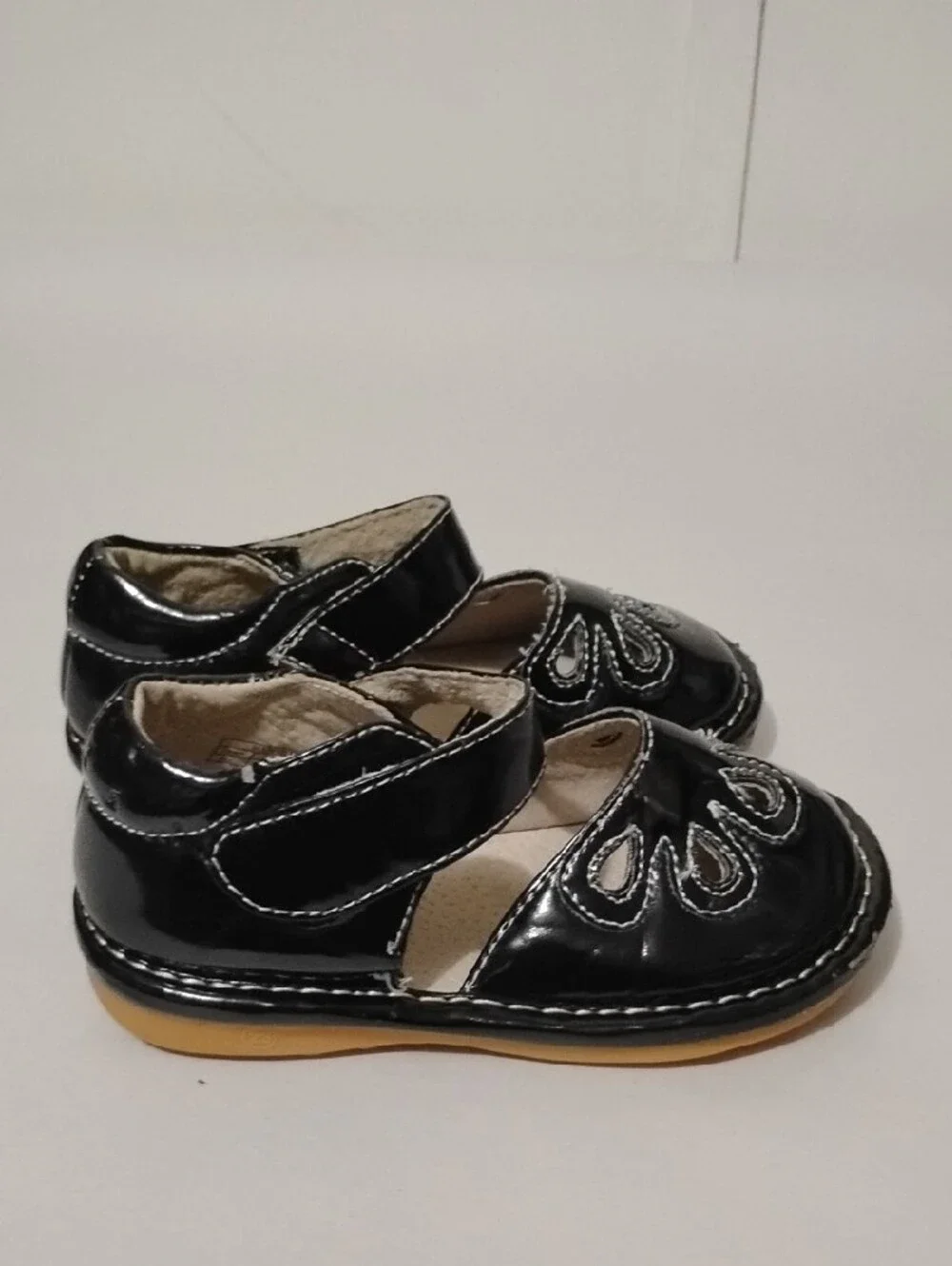 Little Mae's Kids 7 Black Patent Mary Jane Squeaky Alligator Logo Sole Shoe