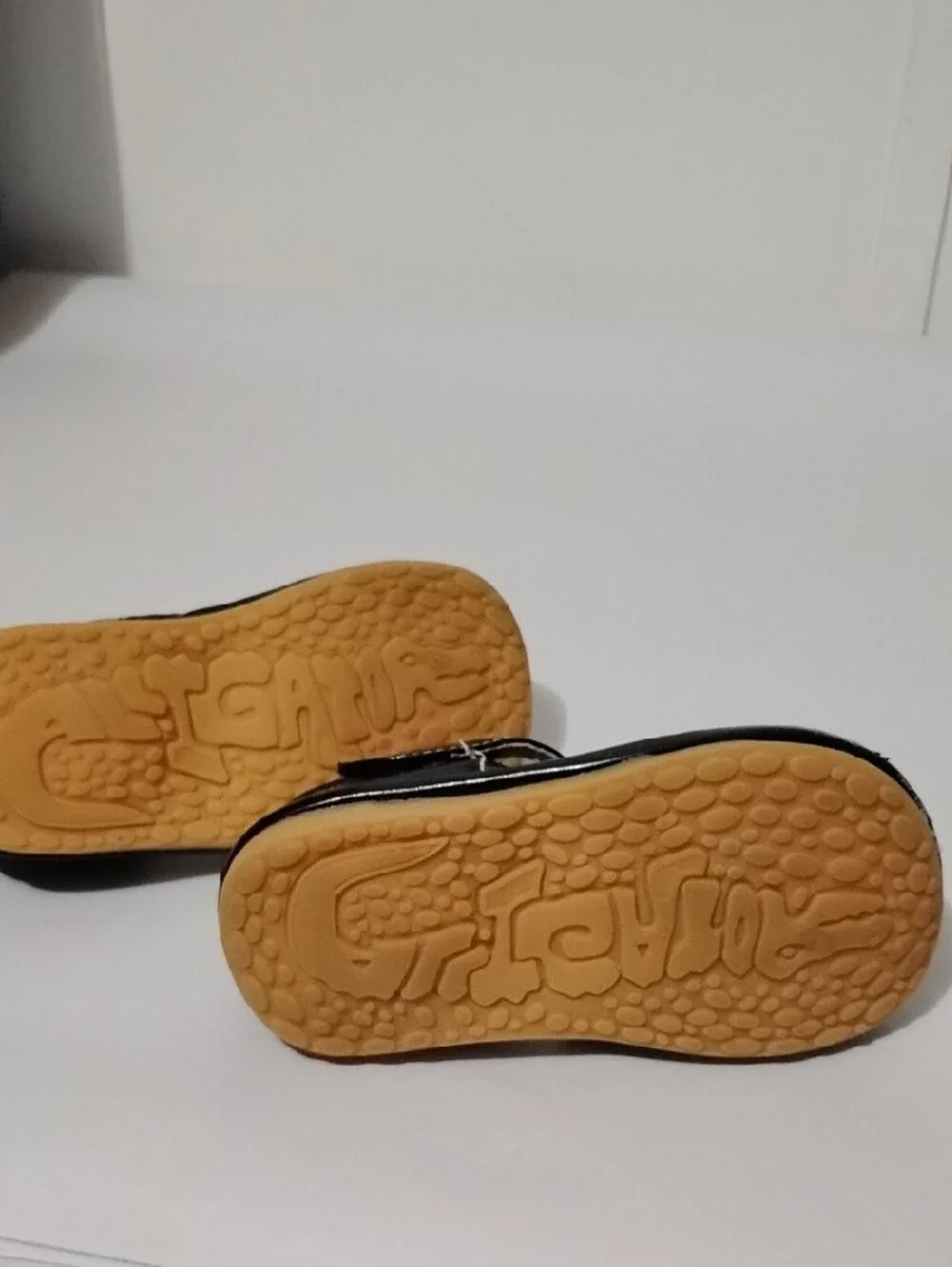 Little Mae's Kids 7 Black Patent Mary Jane Squeaky Alligator Logo Sole Shoe