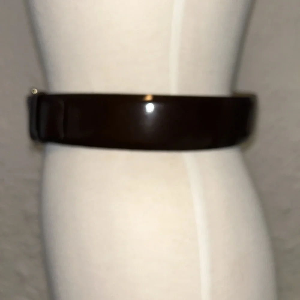 Vintage ladies brown patent leather belt gold buckle size small 30‎