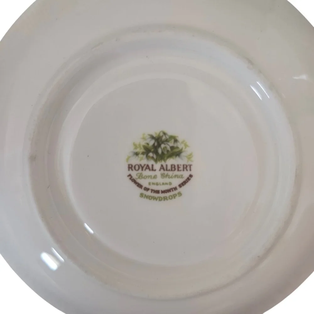 Royal Albert elegant vintage