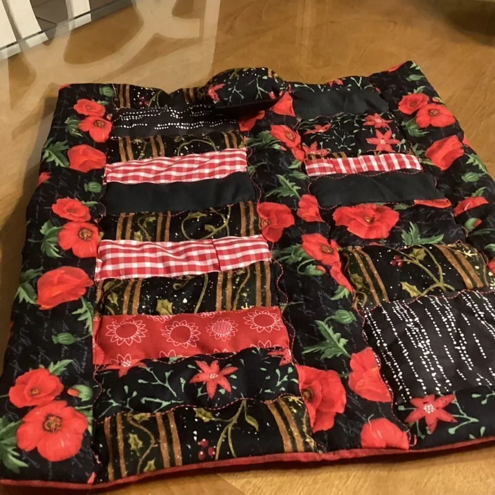 NWOT. Hand Crafted Quilted Toy Animal/Dolly Quilt