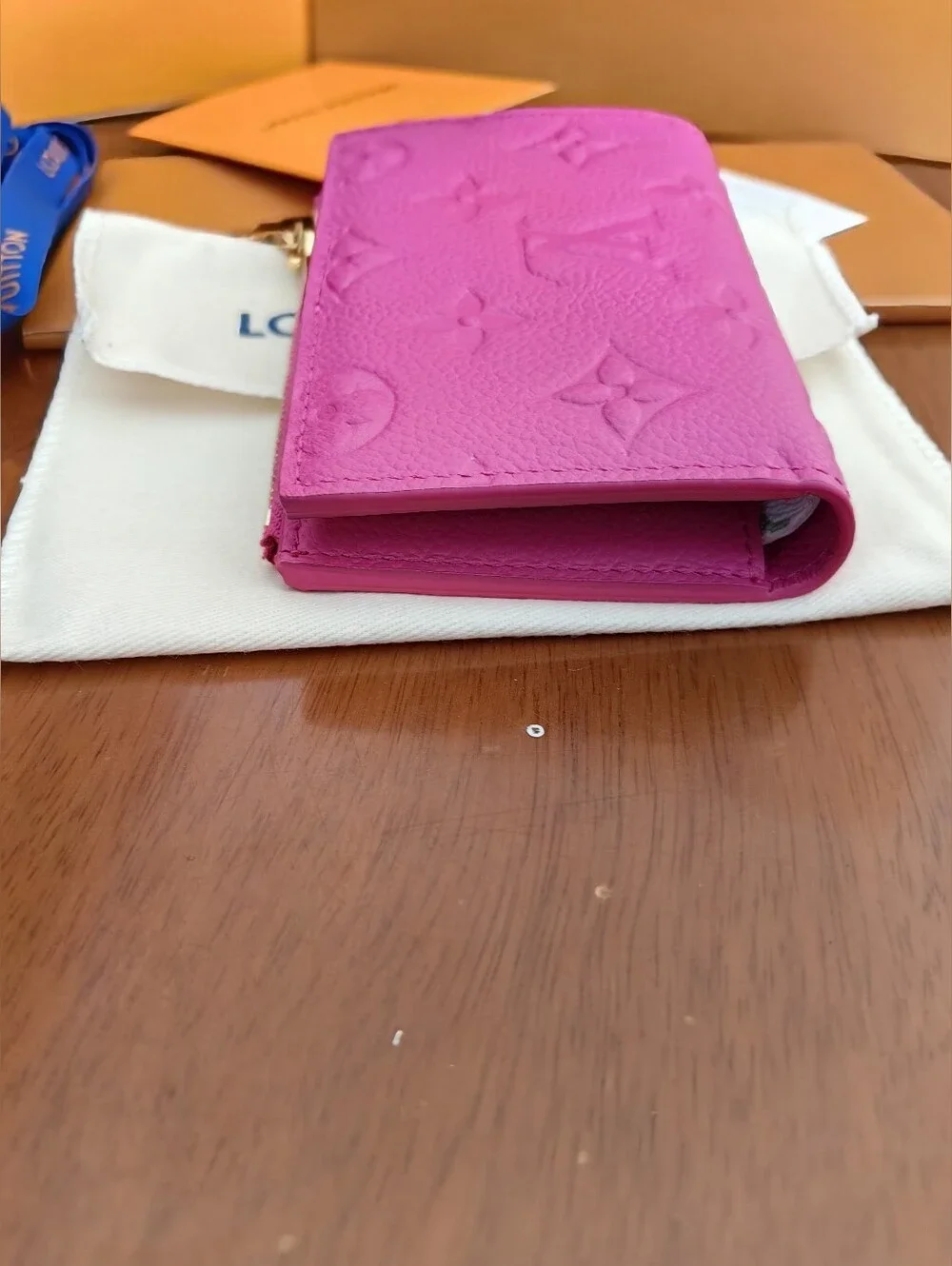 Louis Vuitton compact louis