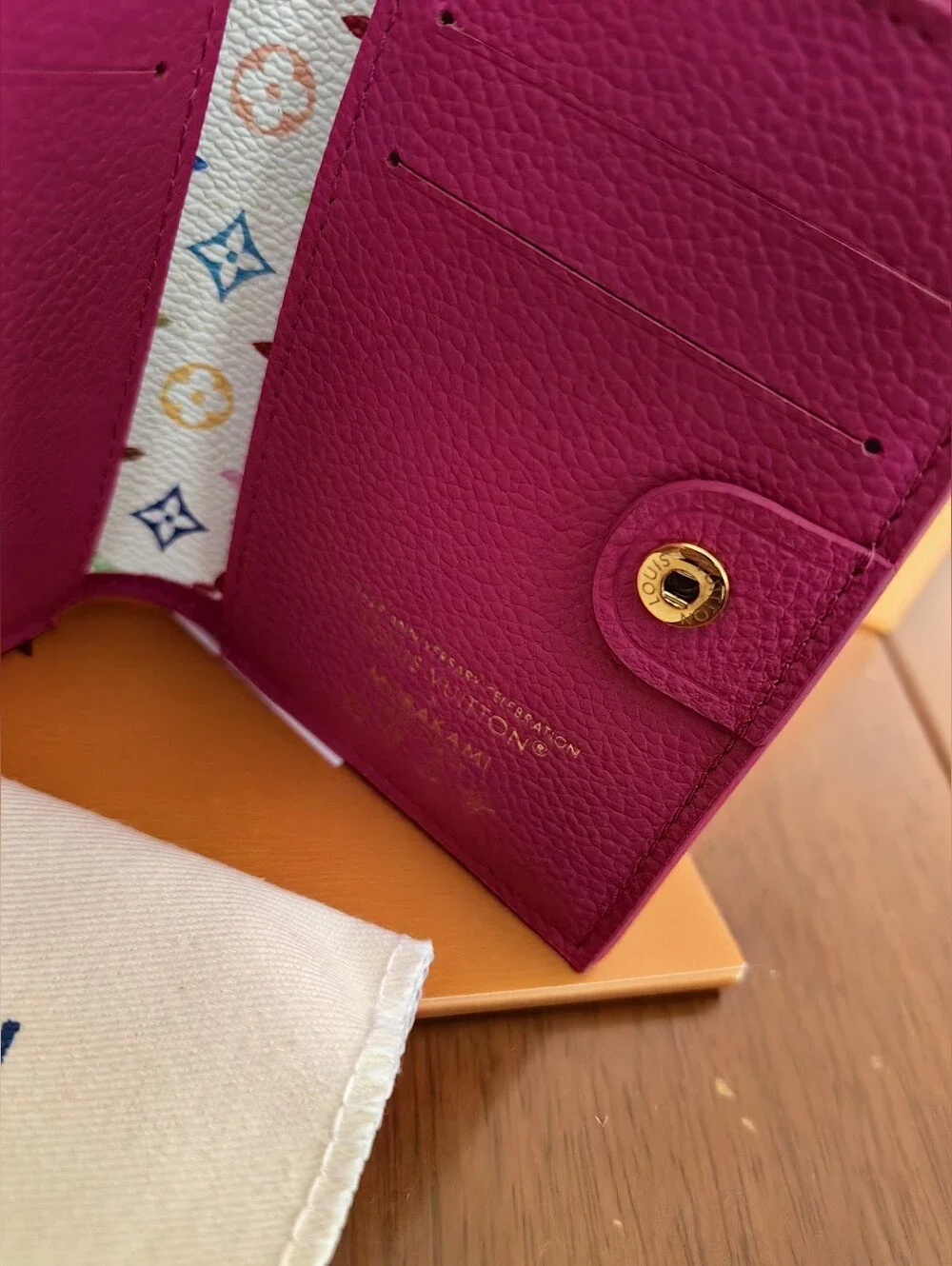 Louis Vuitton compact louis