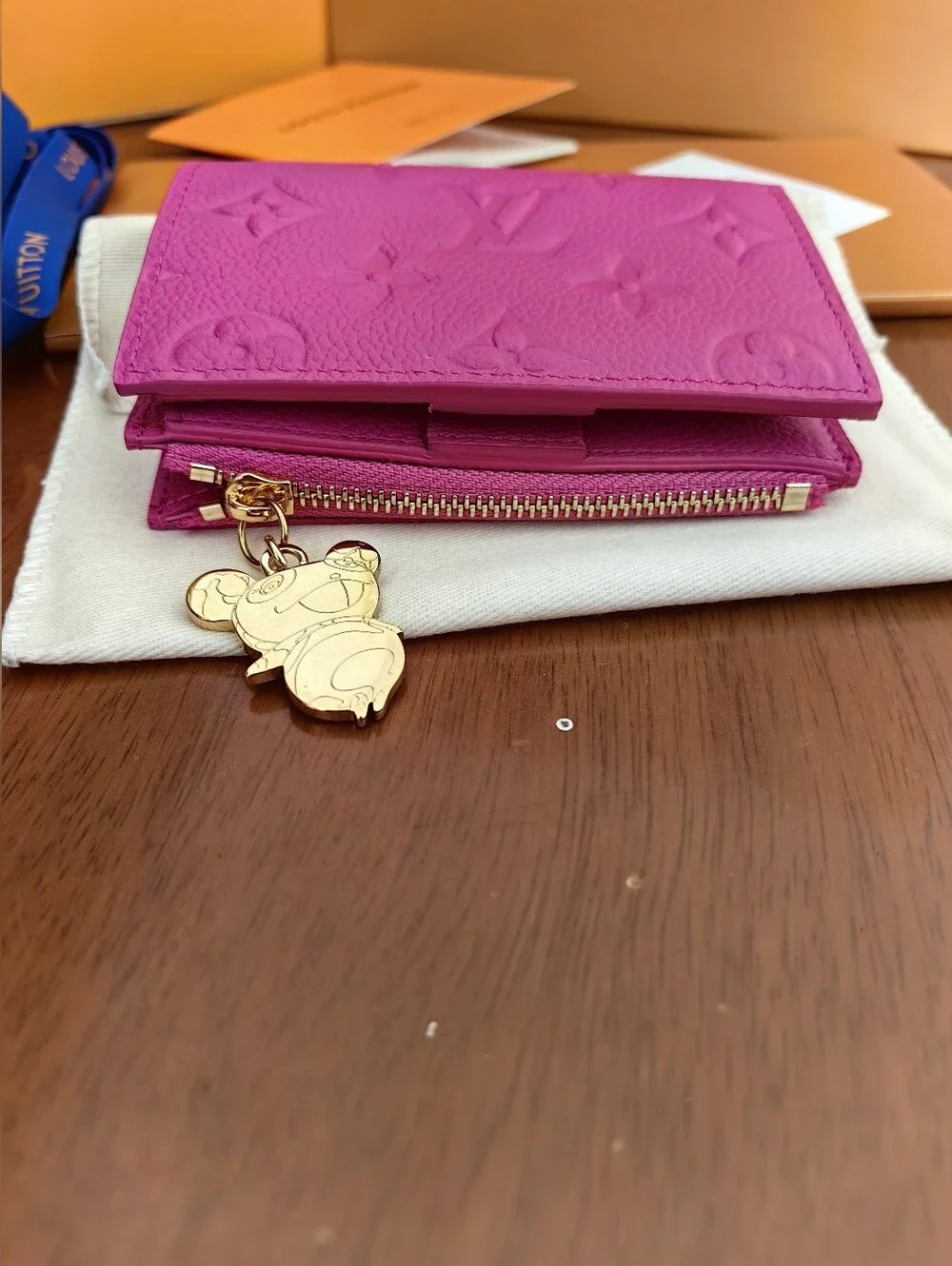 Louis Vuitton compact louis