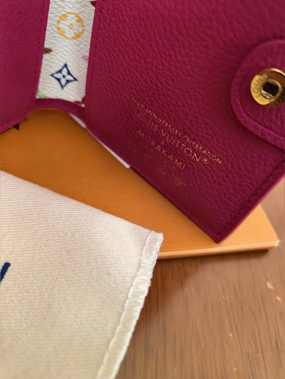 Louis Vuitton compact louis