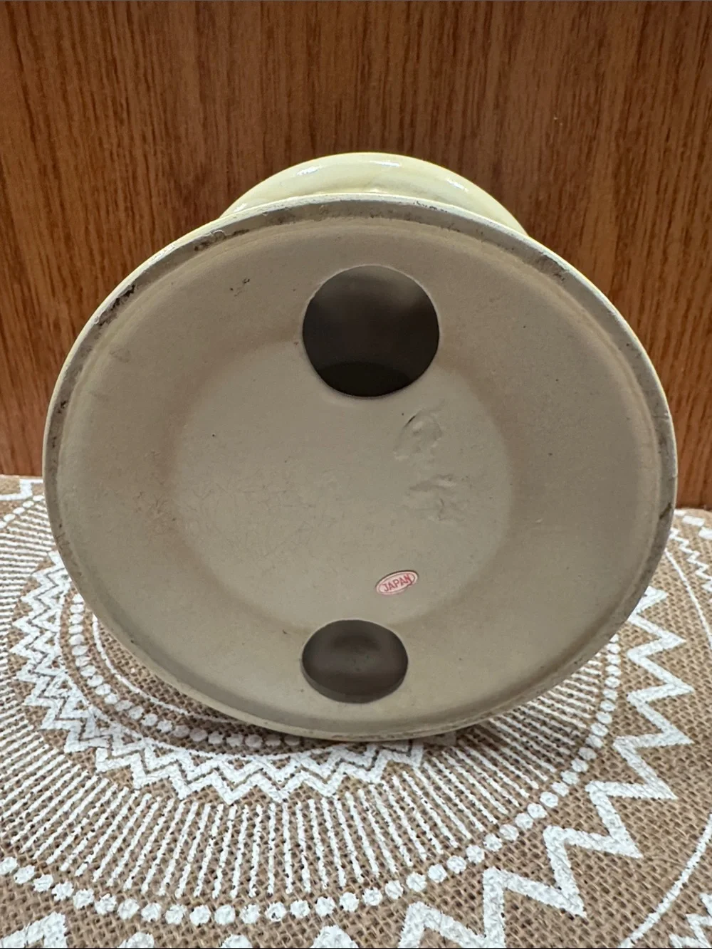 N/A subtle antiqued