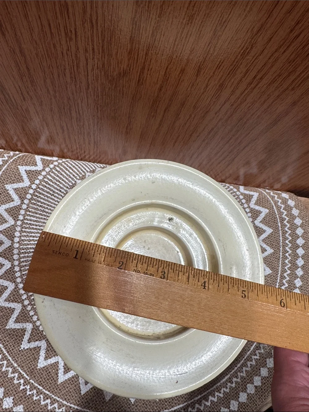 N/A subtle antiqued