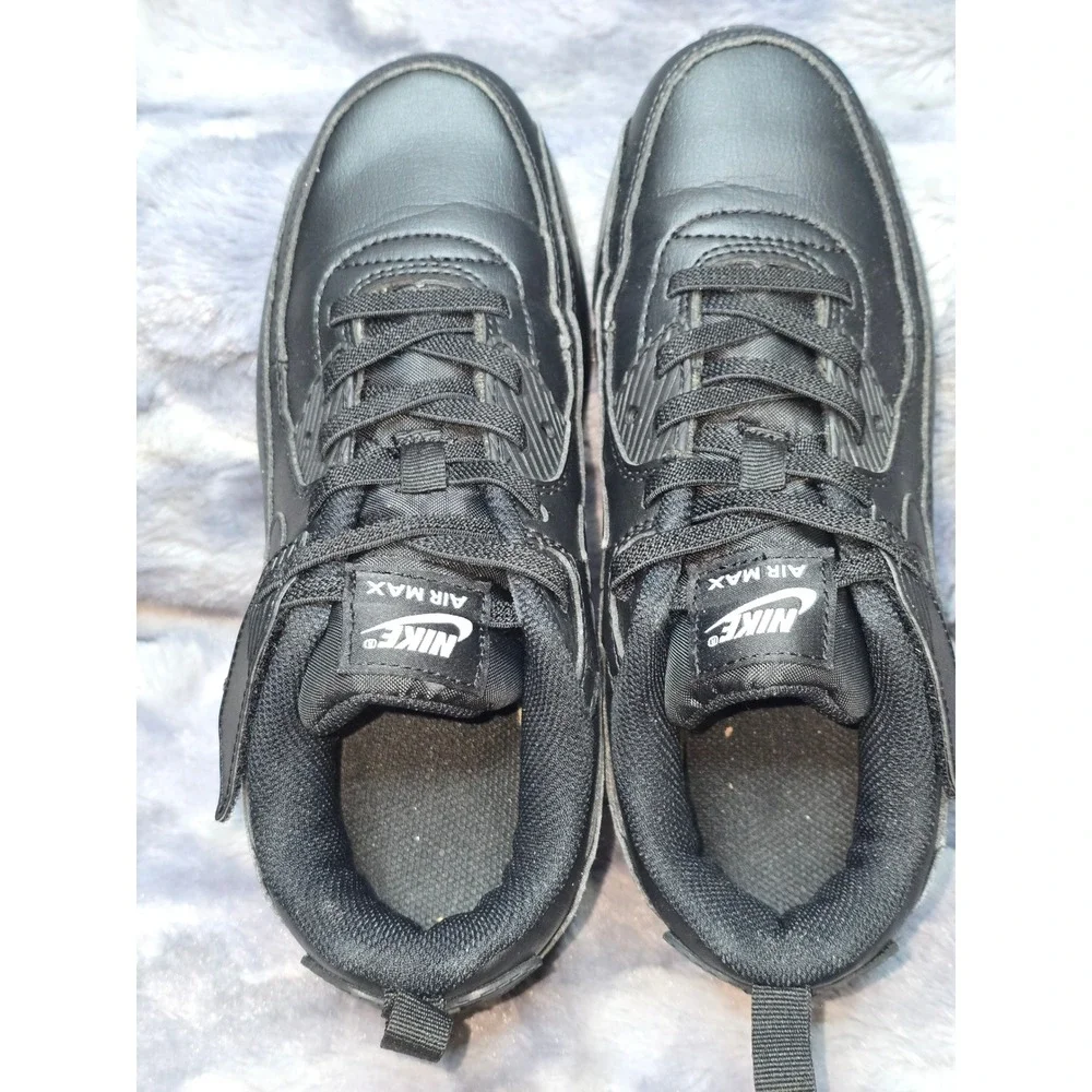 Nike Air Max 90 EasyOn Black‎ Sneakers Size 3 EUC