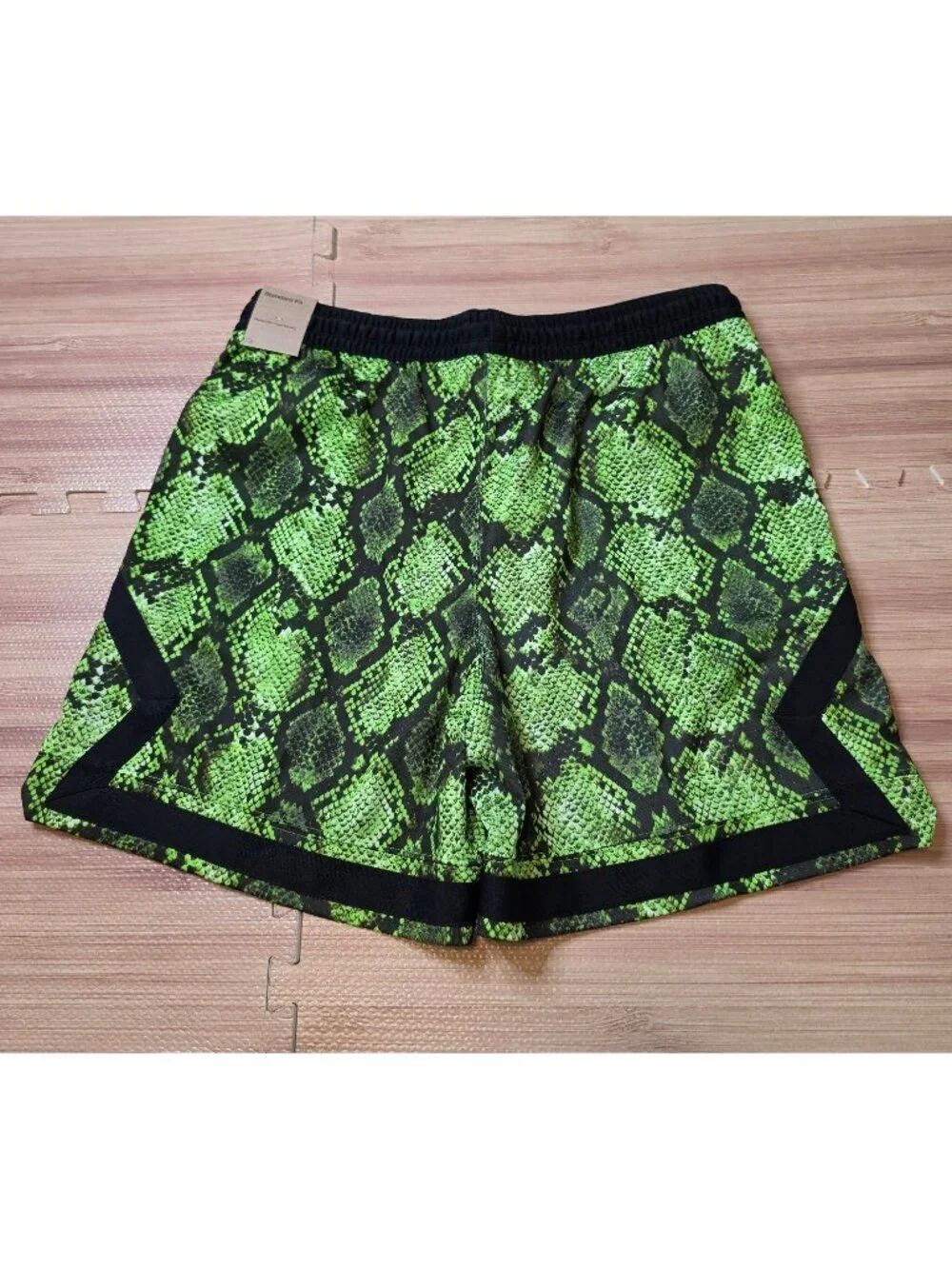 Jordan Sports Men's Dri-FIT Diamond Mesh Snakeskin Shorts Large HF9907-358