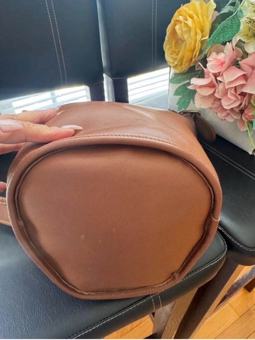 Vintage COACH Helen 9953 British Tan Leather Duffle Feed Sac