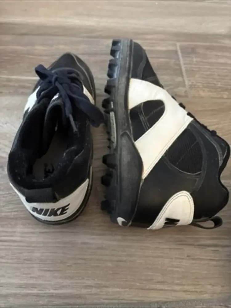 Nike Shark Veer cleats - W/ Box. Size 6.5‎