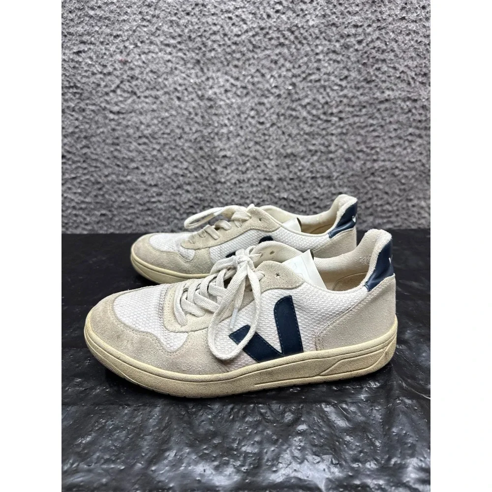 Veja pre owned
