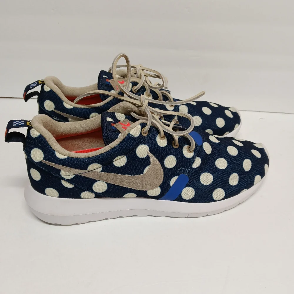 Nike polka dots