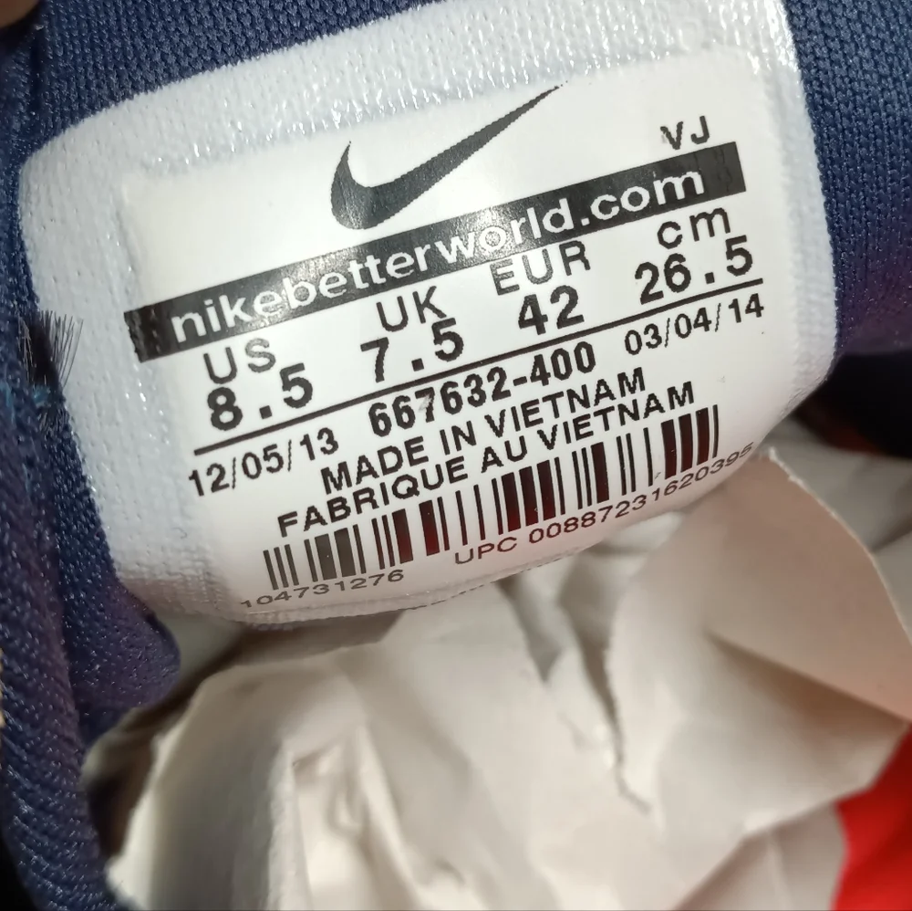 Nike polka dots