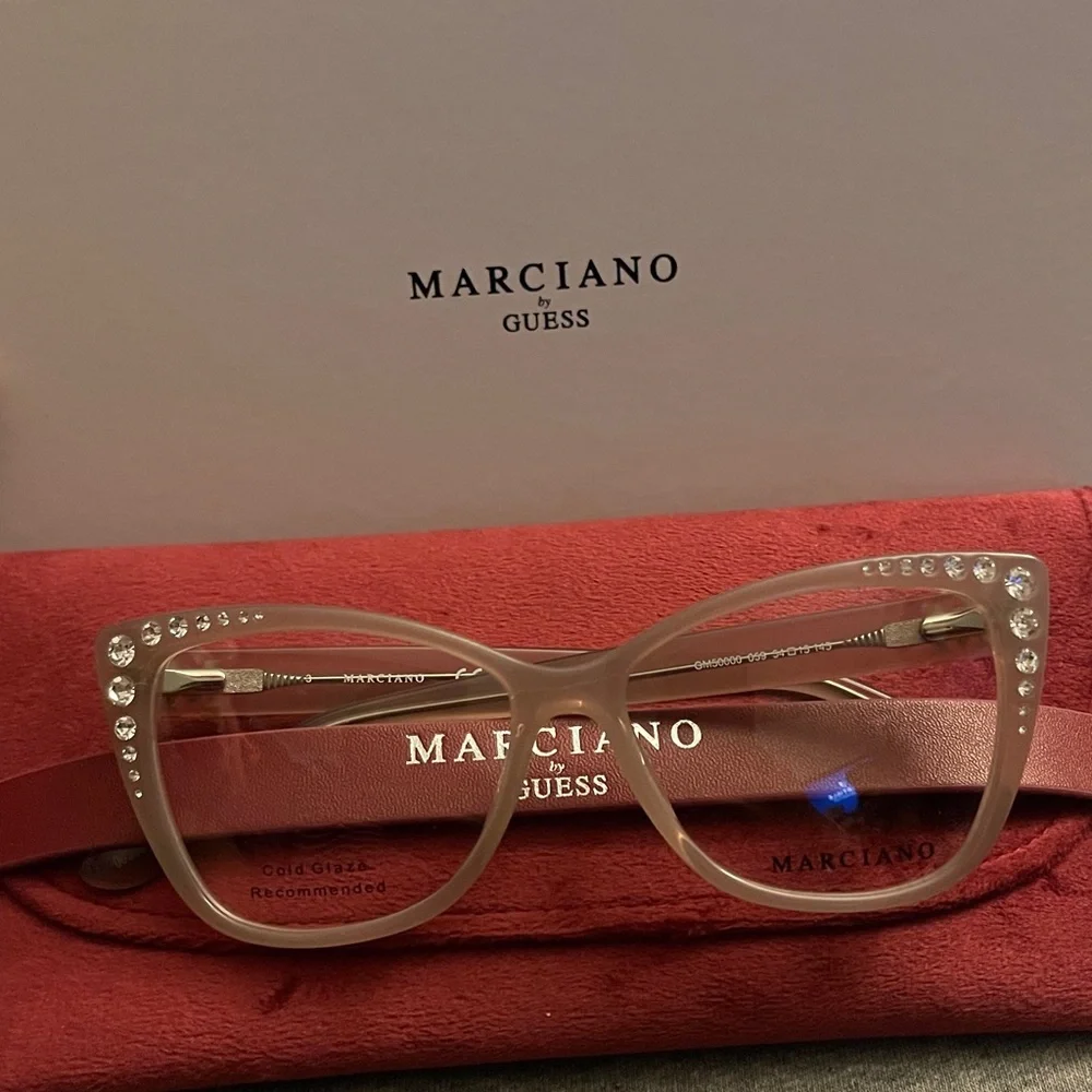 Guess by Marciano add touch