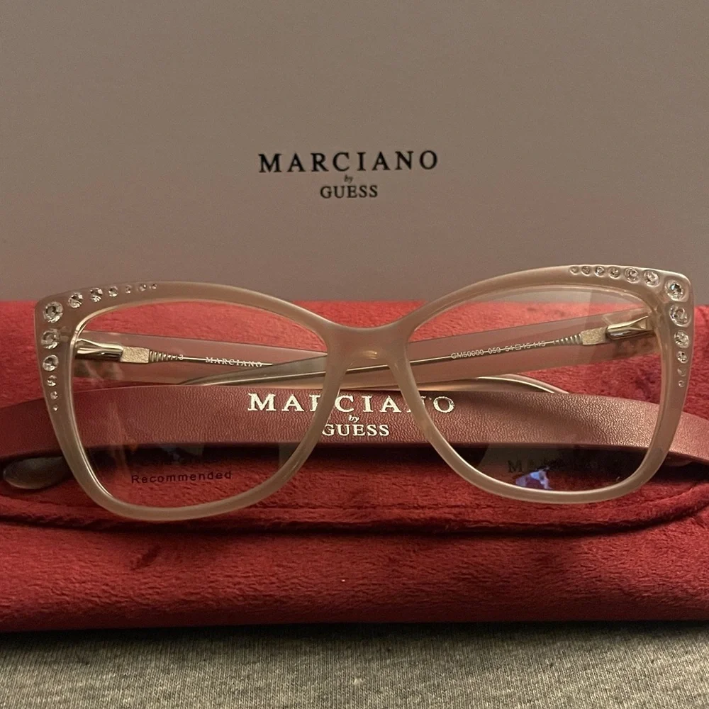 Guess by Marciano add touch