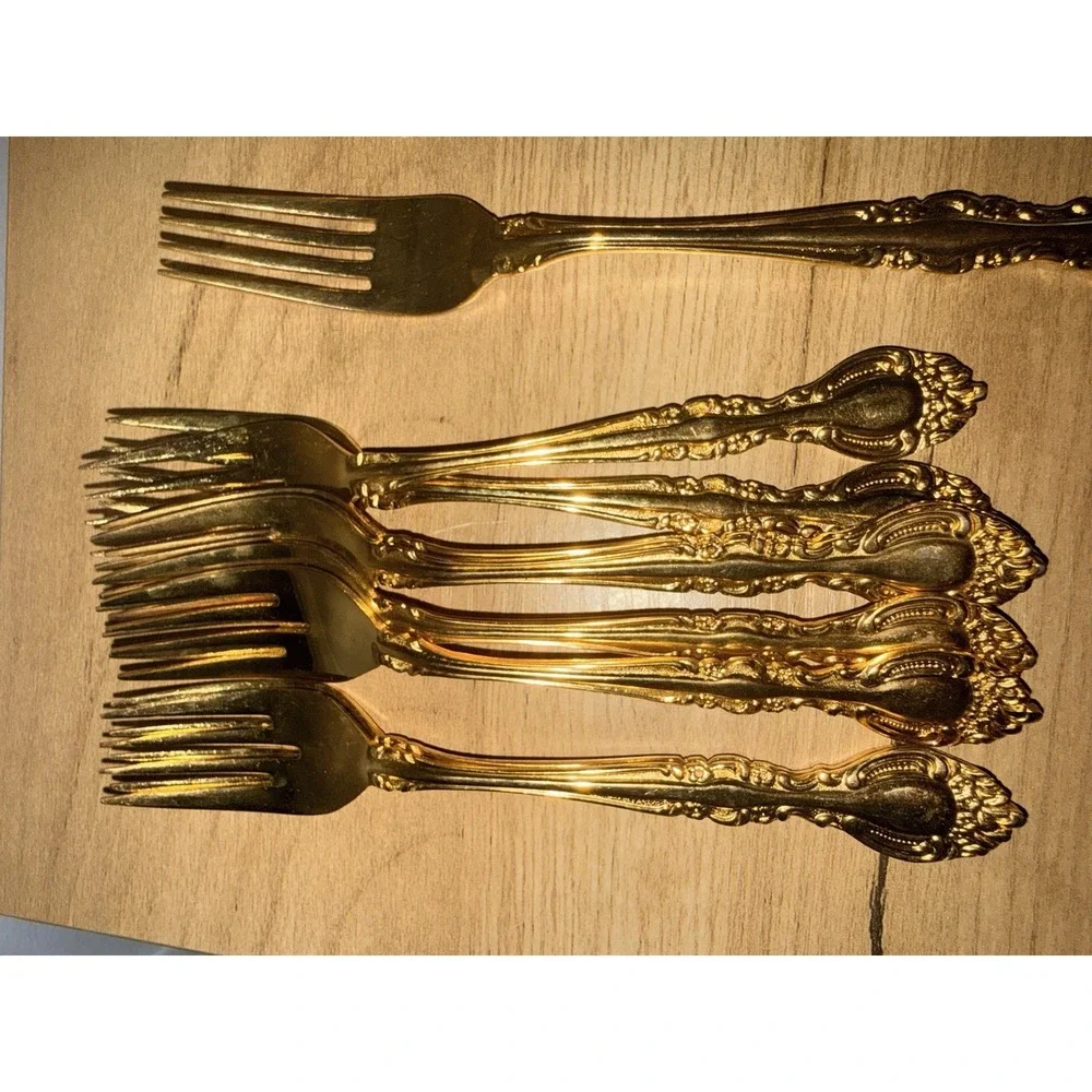 Supreme Cutlery Japan Gold Electroplated Stainless Flatware Shell Pattern 16 Pcs